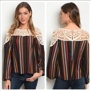 𝅺🍩NWT Striped Lacy Top